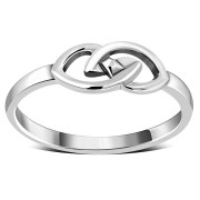 Simple delicate Celtic Knot Silver Ring, rp784